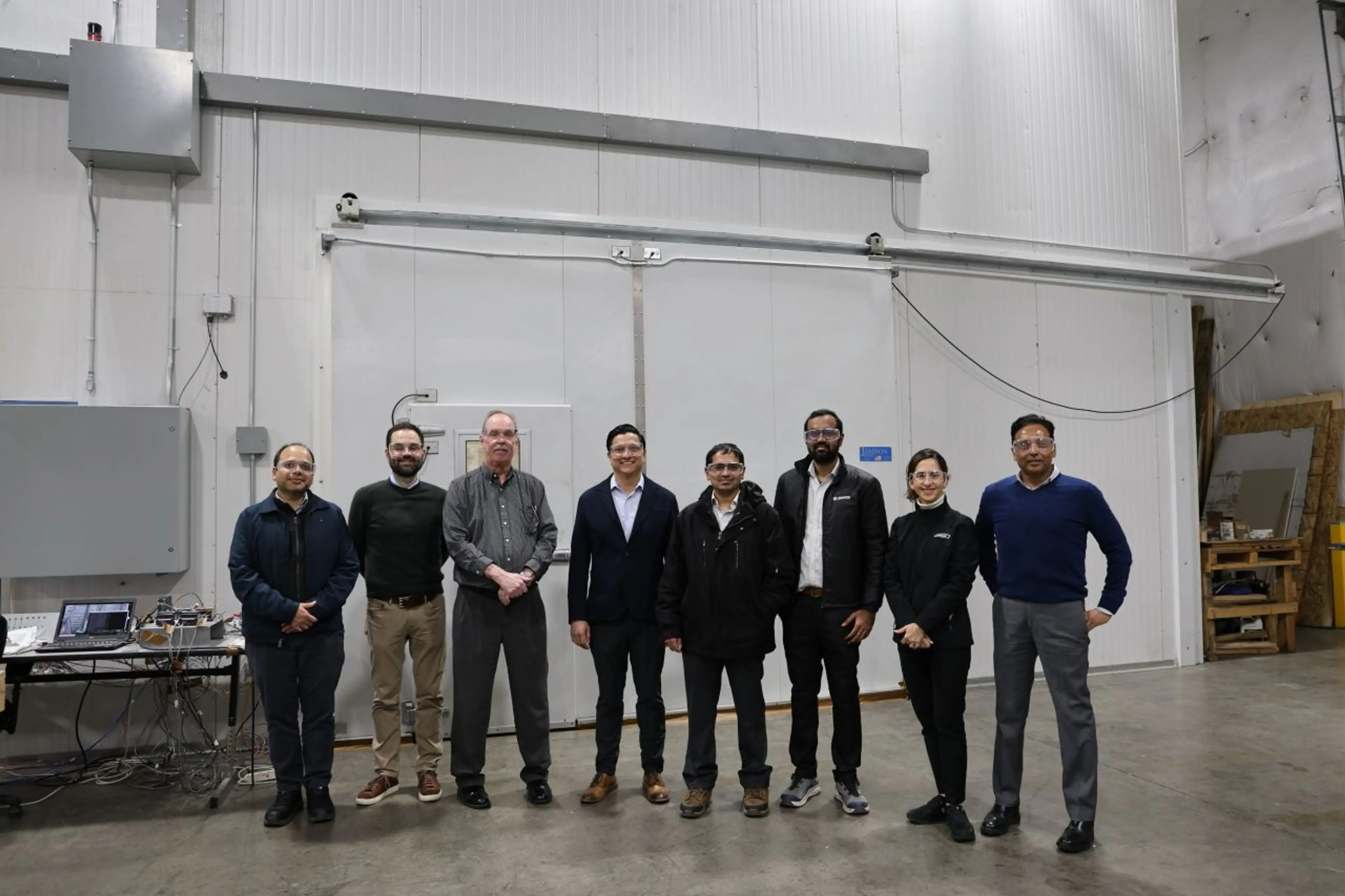 Cold climate heat pump challenge for commercial building